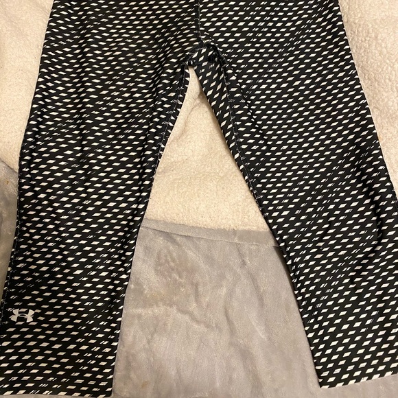 Under armor capris - Picture 5 of 5